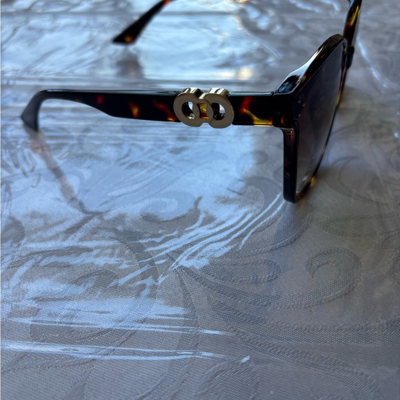 Tortoise Shell Sunglasses - Picture 2 of 3
